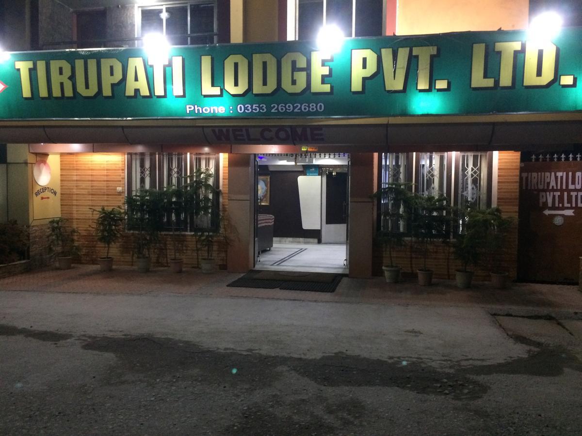 Oyo 16064 Tirupati Lodge Shiliguri Exterior foto